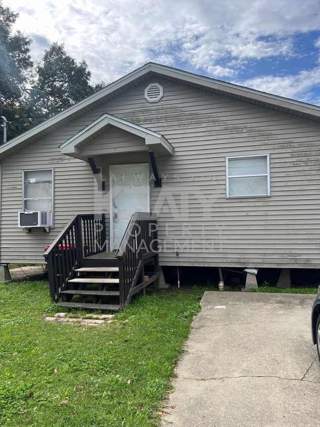 Primary Photo - 3 Bedroom, 2 Bathroom House is Available Now!