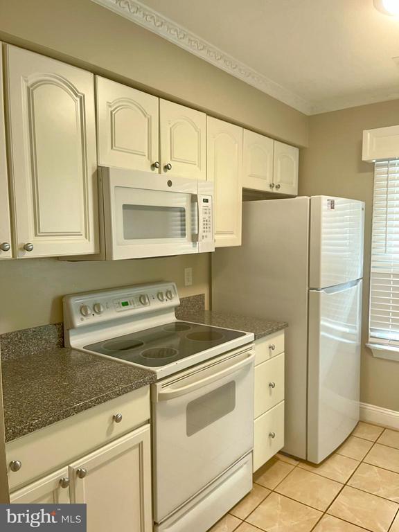 Building Photo - 374 Trefoil Pl