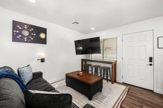 Foto del edificio - 1242 E Pierce St
