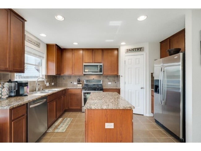 Building Photo - 14205 Willow Tank Dr