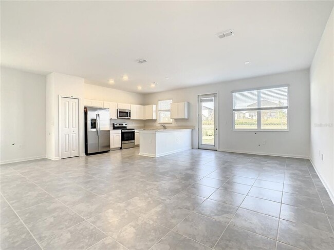 Building Photo - 409 Bogey Dr