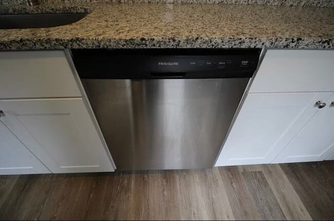 Building Photo - 4038 Woodruff Ave