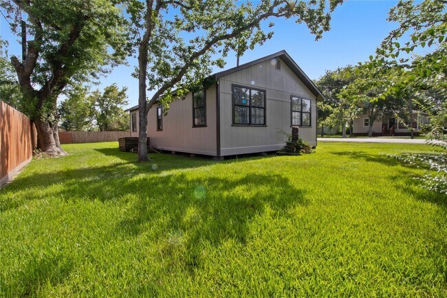 Foto del edificio - 805 28 1/2 St