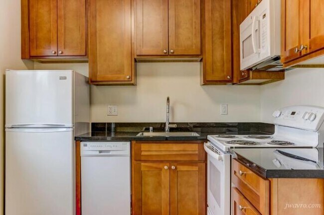 Building Photo - 1 bedroom in San Francisco CA 94112