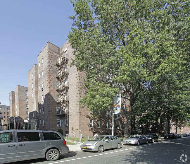 Foto del edificio - Gardens at 75th Street