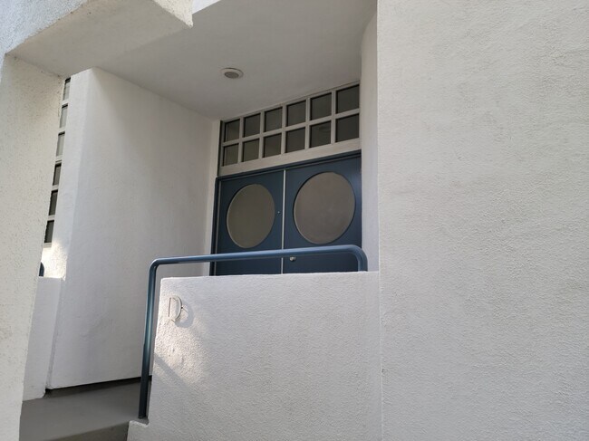 Foto del edificio - 2336 28th St