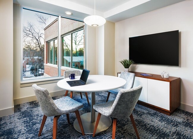 Photo - 1Br/1Bth, ready to move in! Great complex, professionally managed. House