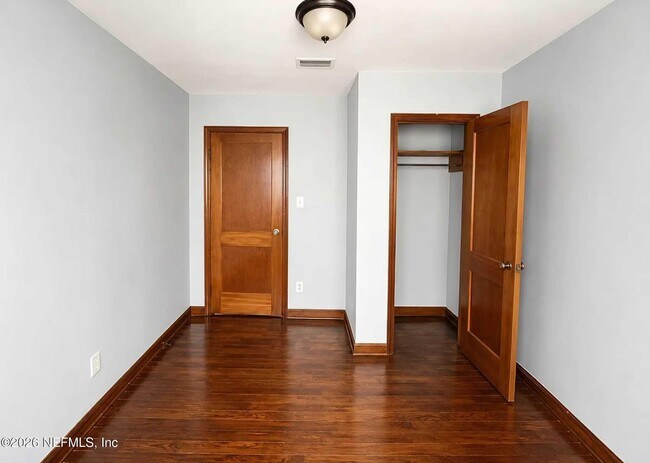 Foto del edificio - 2979 W 16th St