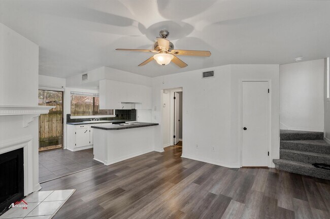 Foto del edificio - 217 Settlers Park Dr