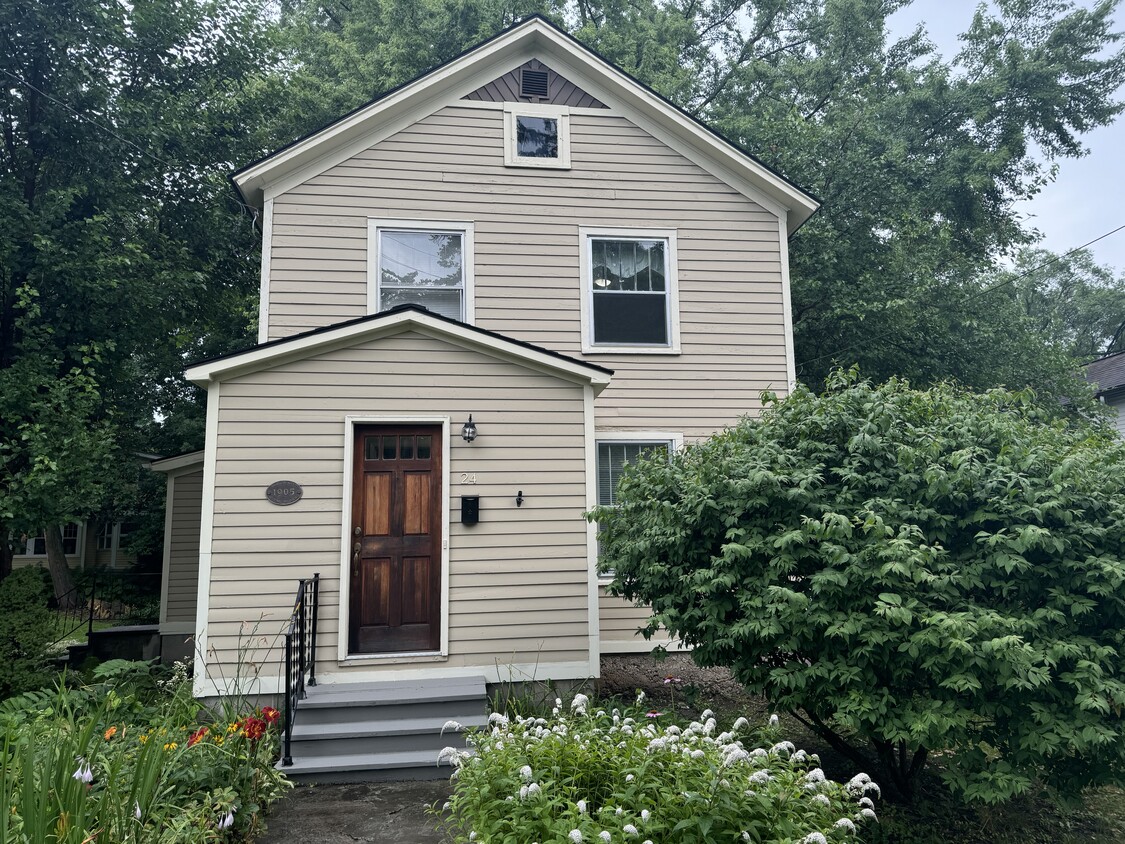 Primary Photo - 24 Washington Rd