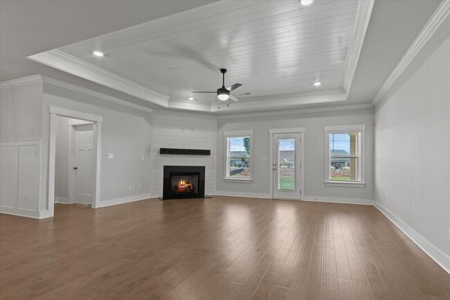 Building Photo - 150 Rugby Dr