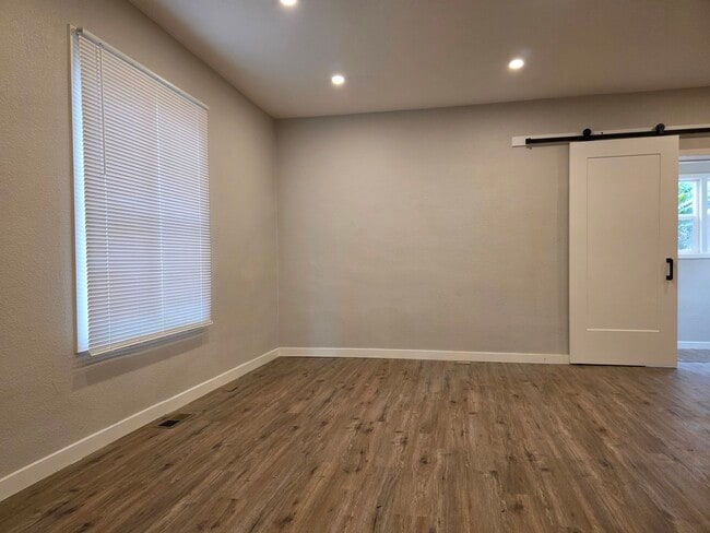 Foto del edificio - 4243 Umatilla St