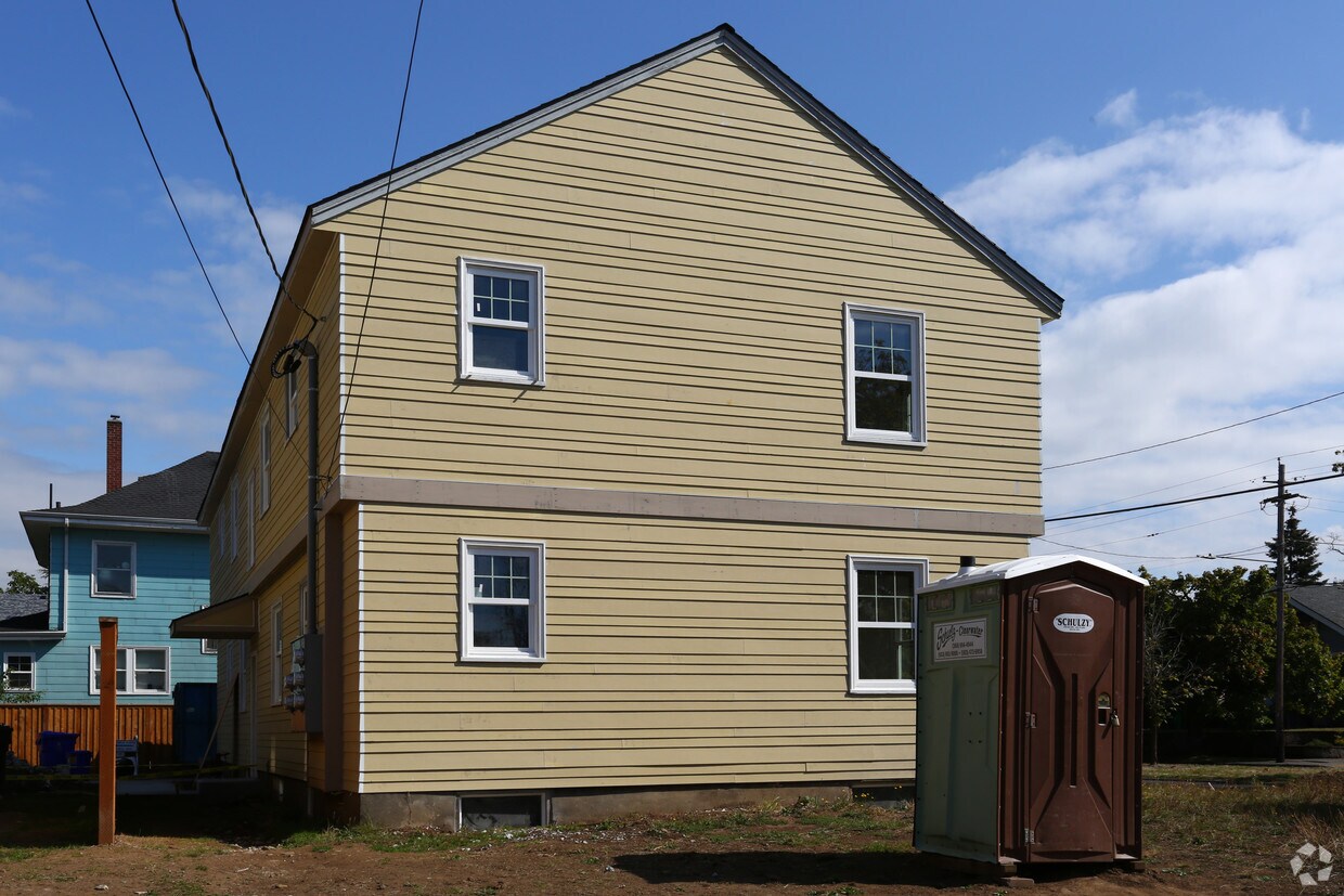 Building Photo - Ainsworth Vintage Apartments (2)