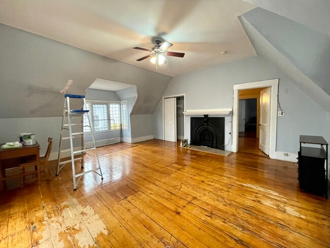 Building Photo - 139 Hillside St