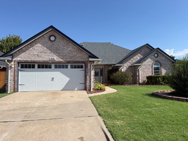Foto del edificio - Corner-lot home in the desirable Cooper Creek