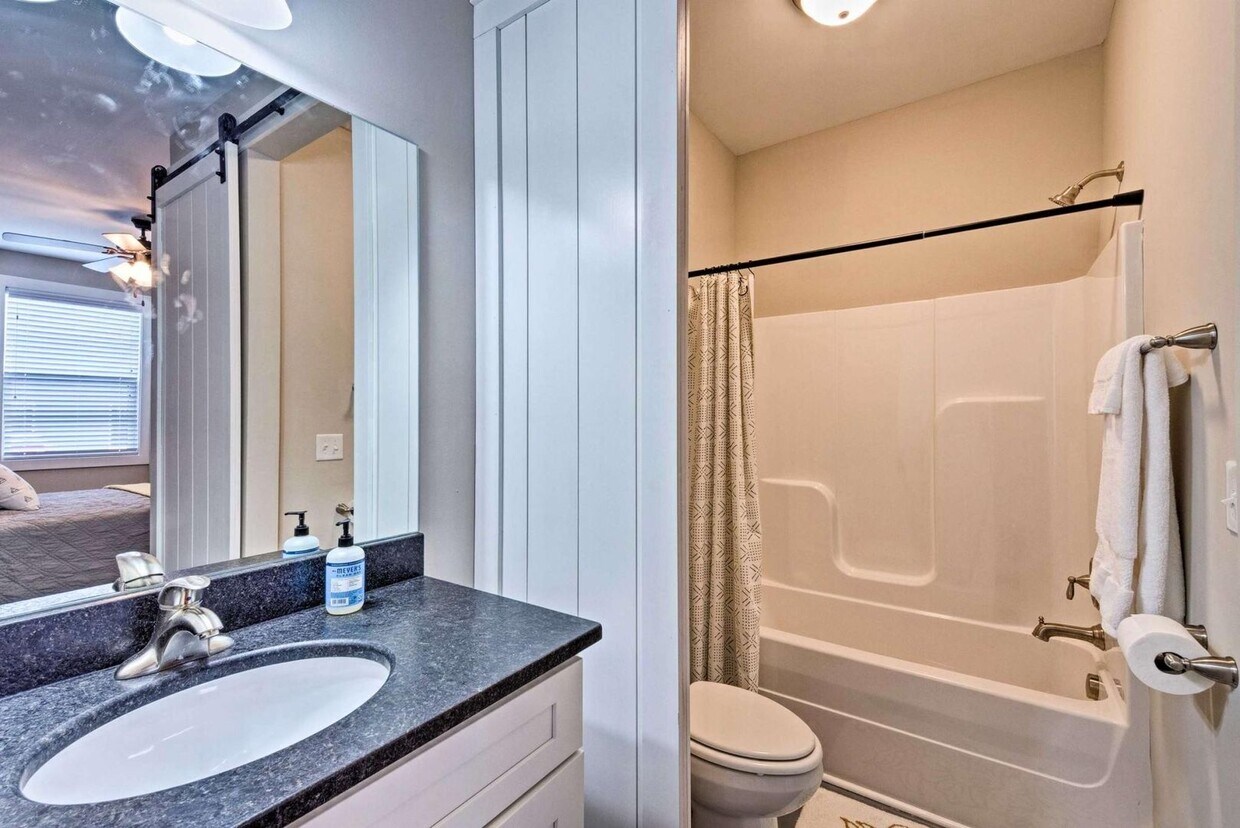Foto principal - 1117 Greenwood Alley