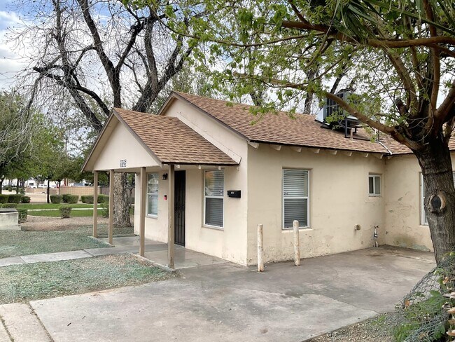 Building Photo - 1125 E Broadway Rd