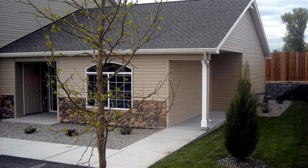 Building Photo - 156 Meadowview Ln