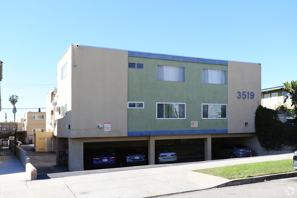 Primary Photo - 3519 Clarington Ave