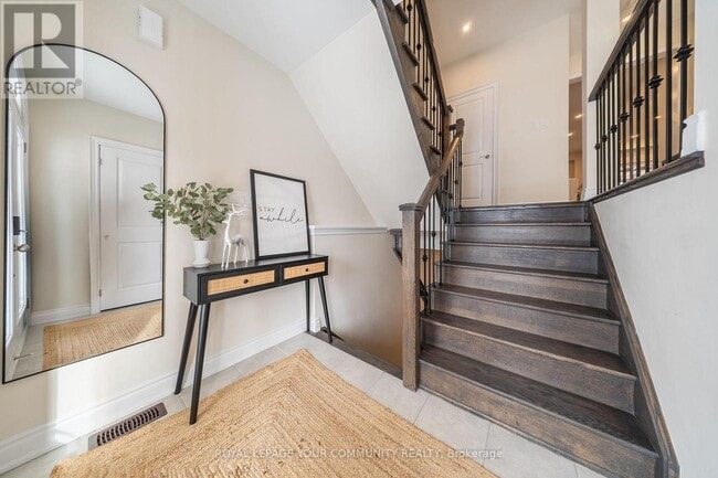 Photo du bâtiment - 44 Janes Cres