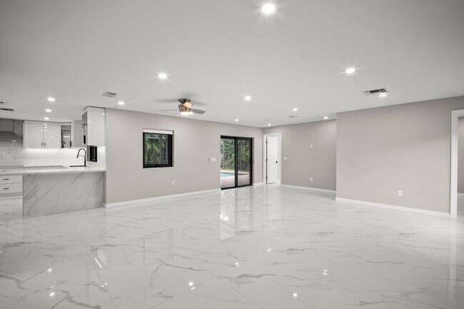 Building Photo - POOL HOME - 4 Bed / 3 Bath Annual Rental