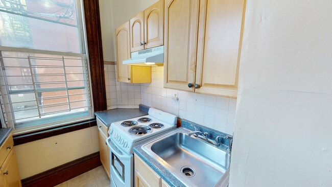 Building Photo - 397 Beacon St