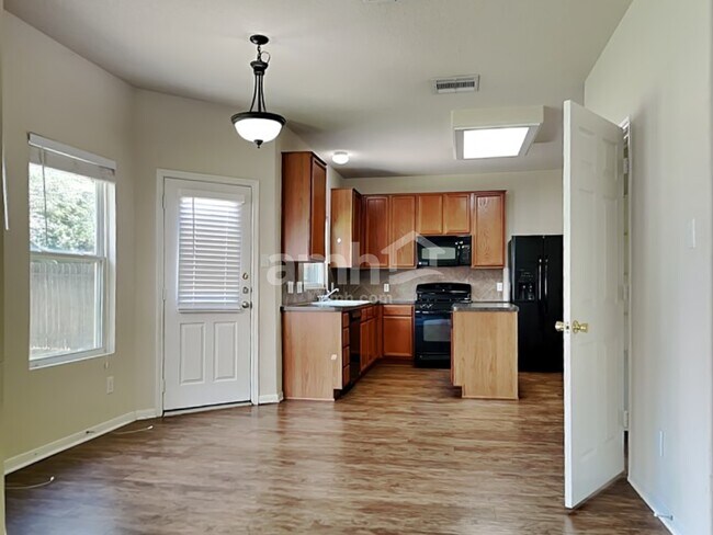 Foto del edificio - 29342 Winton Wood Way