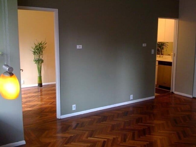 Living Room - 216 E 47th St