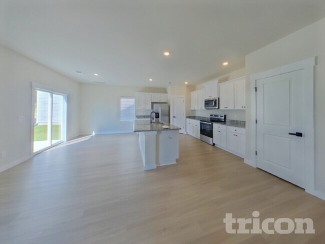 Building Photo - 1212 Crested Iris St