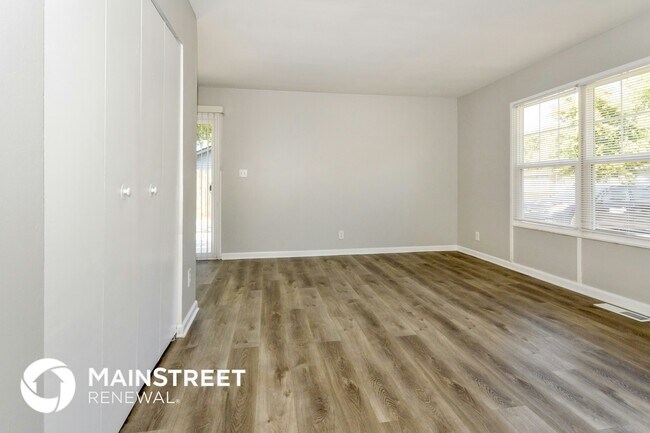 Foto del edificio - 4301 Bertrand Rd