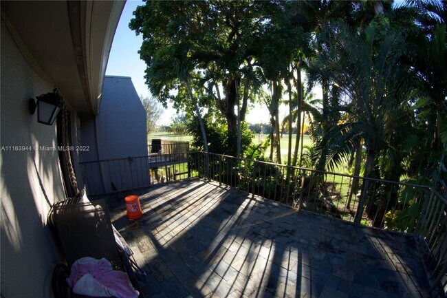 Building Photo - 19808 Bob-O-Link Dr