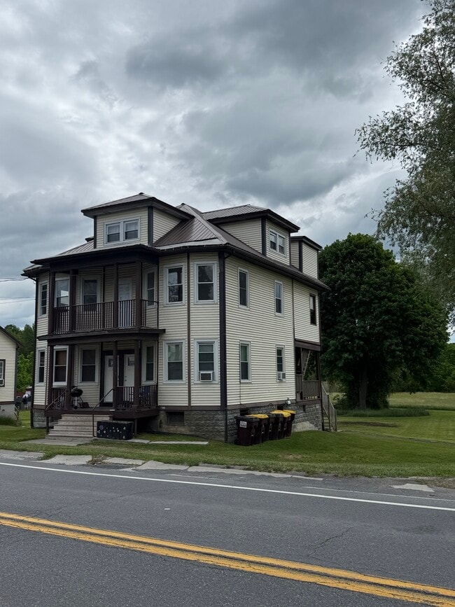 Building Photo - 102 Bridge St