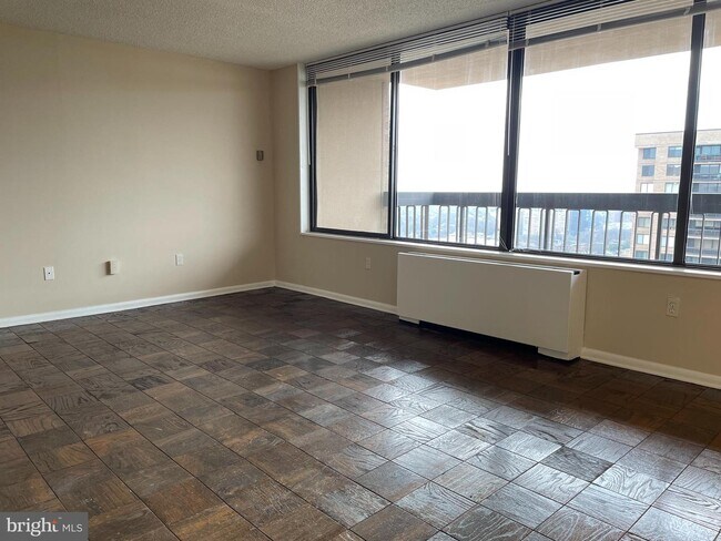 Building Photo - 3701 S George Mason Dr