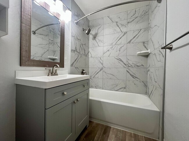 Foto del edificio - Modern Renovated 2-Bedroom in Santa Clara | Prime Location Near Apple, Nvidia & Major Highways