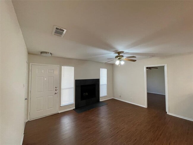 Foto del edificio - 407 Parkhill Cove