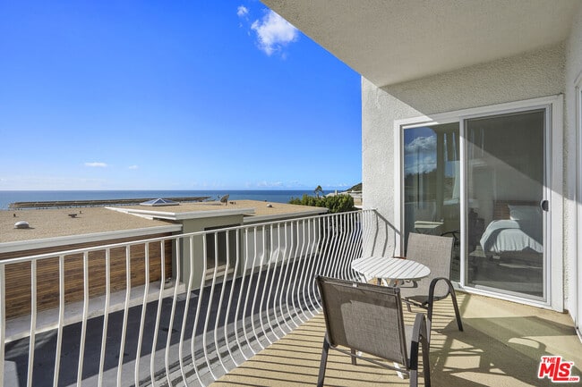 Building Photo - 18103 W Coastline Dr