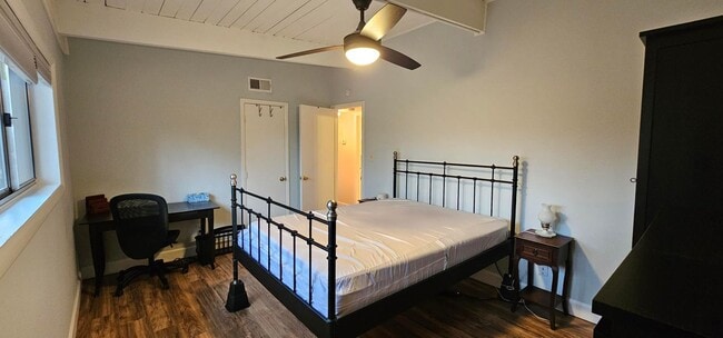 Building Photo - Relaxing Fully-Furnished 2 Bed 1 Bath Condo With Balcony In Beautiful Heritage Woods