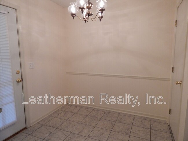 Foto del edificio - 738 Coventry Ln