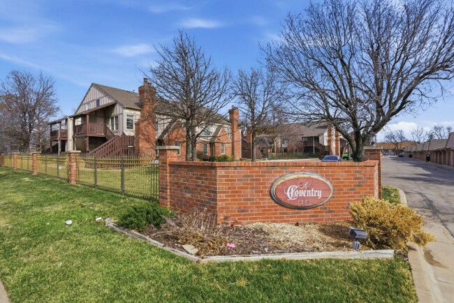 Building Photo - 1450 S Webb Rd