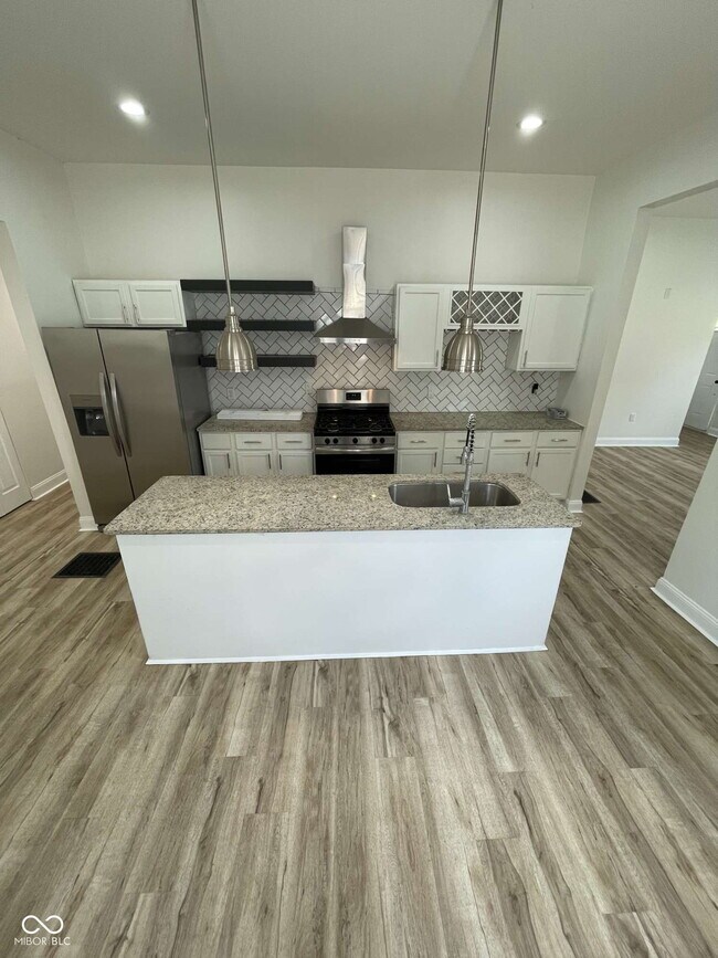 Building Photo - 1126 Villa Ave