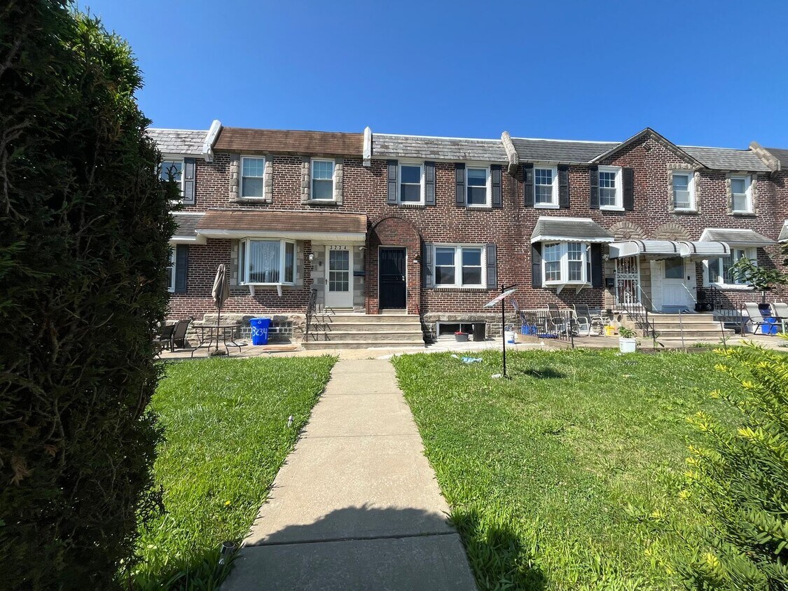 Foto principal - 3232 Friendship St