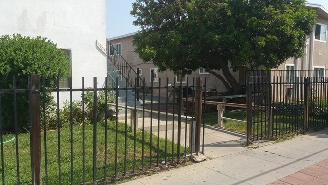 Building Photo - 1905 W Myrtle St