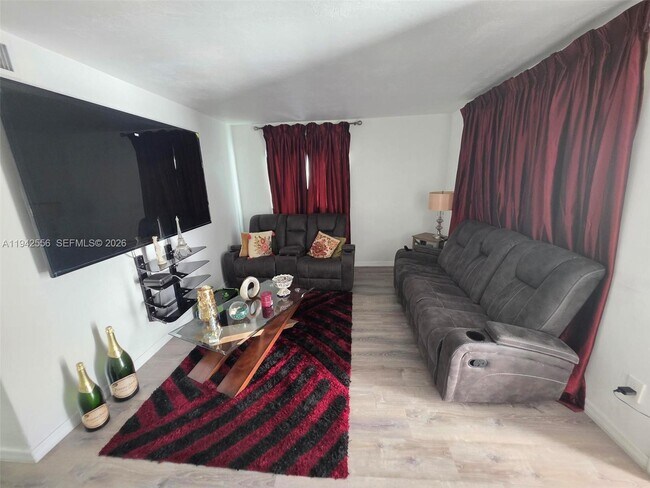 Foto del edificio - 19450 SW 103rd Ct