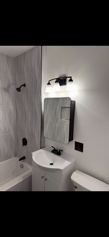 Building Photo - 19 Dell Ave