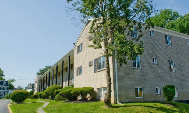 Building Photo - Green Forest Apartments