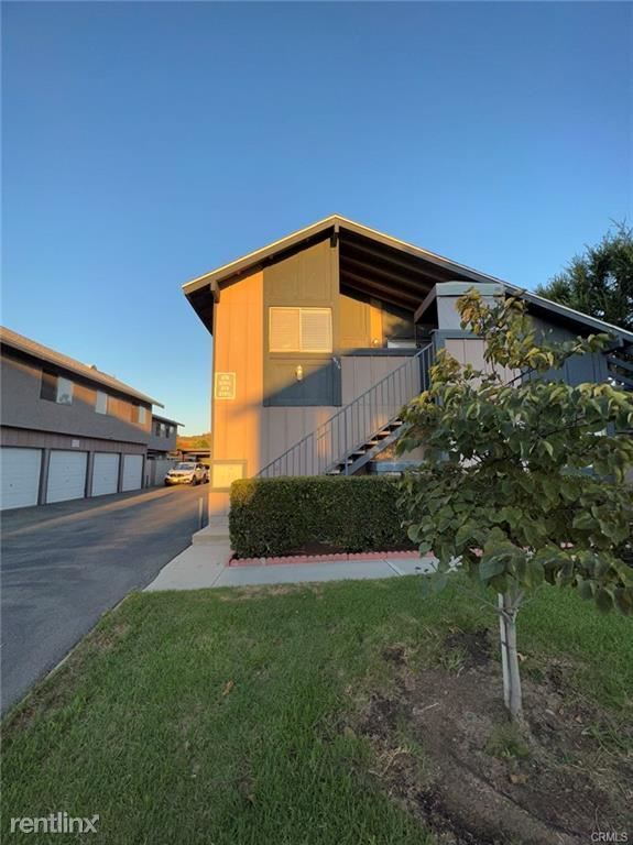 Primary Photo - 2 br, 1 bath Condo - 876 Silver Fir Rd