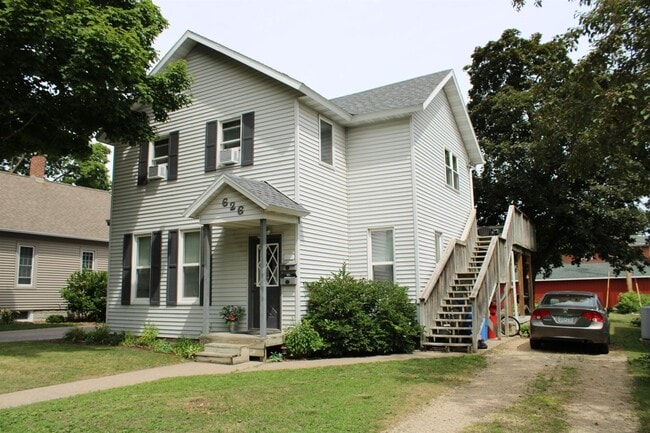 Building Photo - 626 W King St