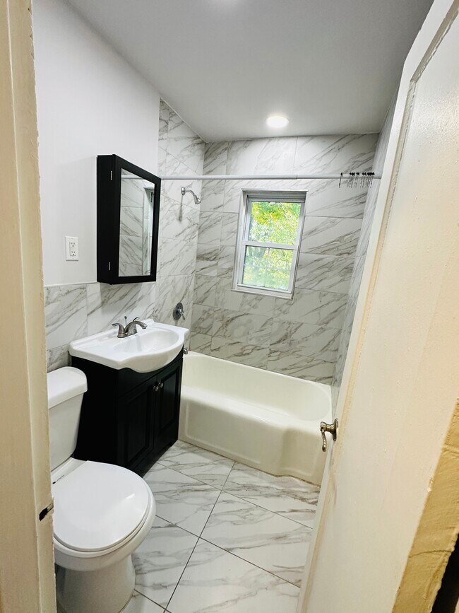 Building Photo - 84 Forest Hill Pky
