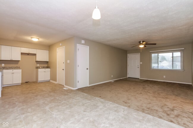 Building Photo - 3223 Southwest Dr