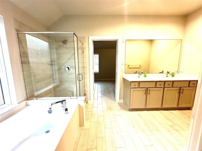 Building Photo - 15718 Telge Rdg Ln